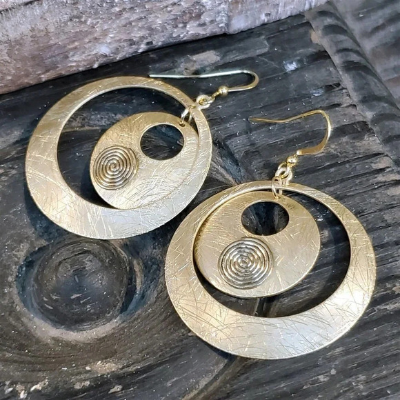 Rodeo Drive Super Lightweight Gold Plated Surgical Steel Double Hoop Earrings - Picture 9 of 11